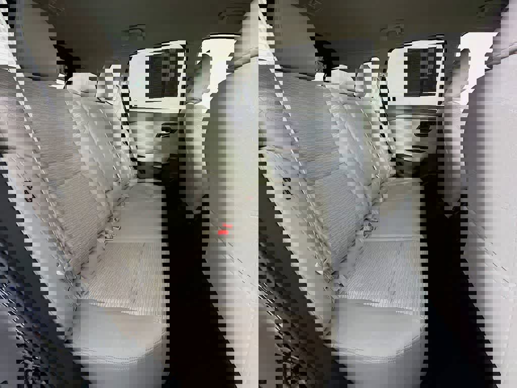 Used 2023 Nissan Rogue SV image 30