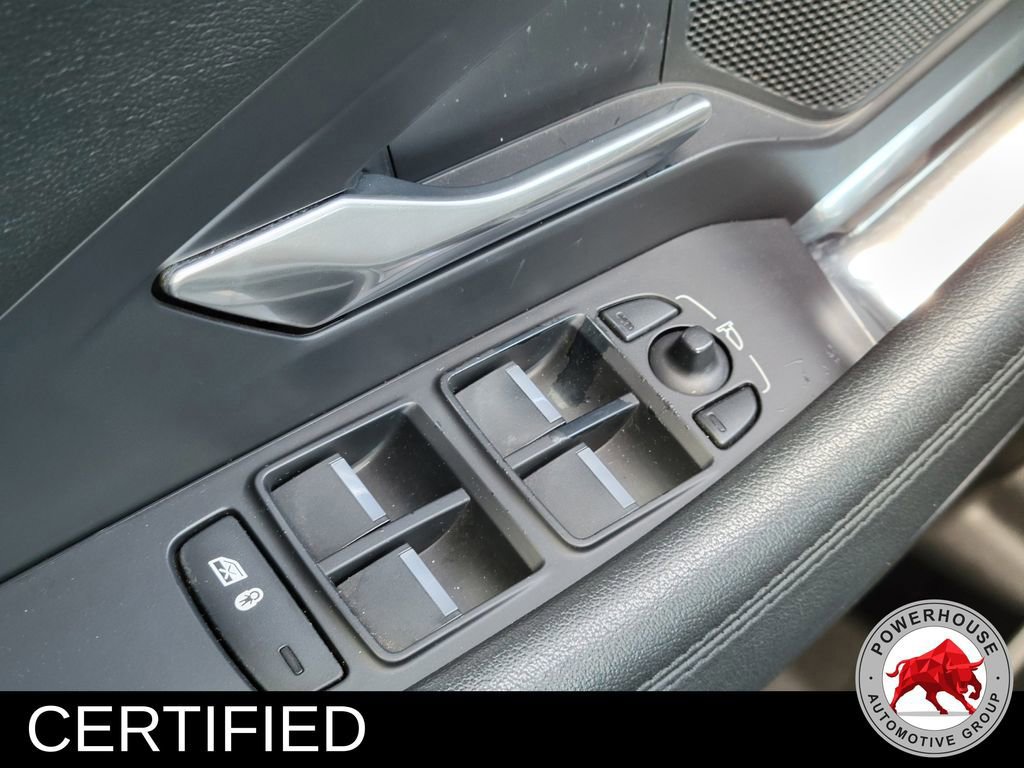 Used 2021 Jaguar E-PACE SE image 29