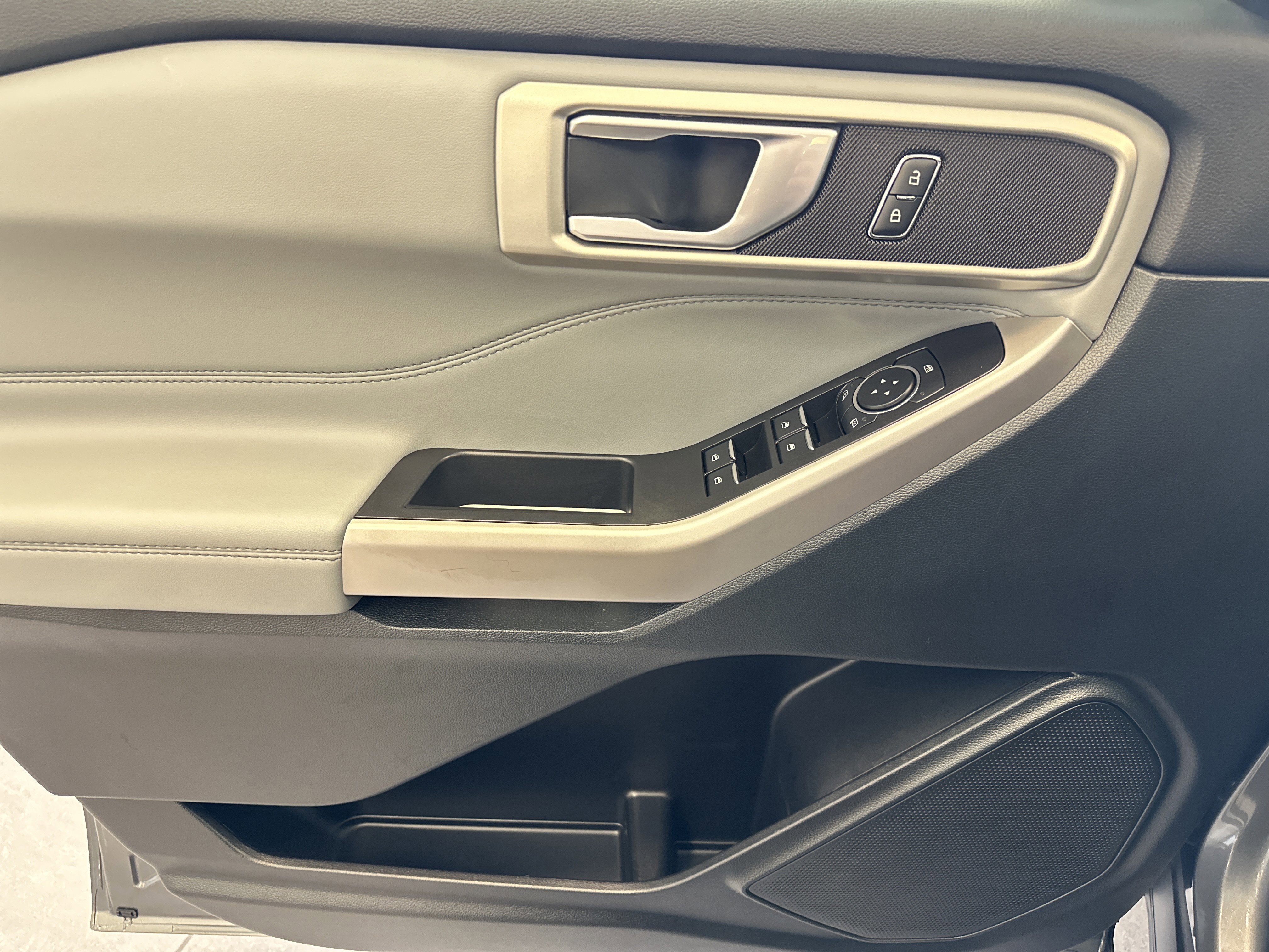 Certified 2023 Ford Explorer XLT w/ Equipment Group 202A image 23