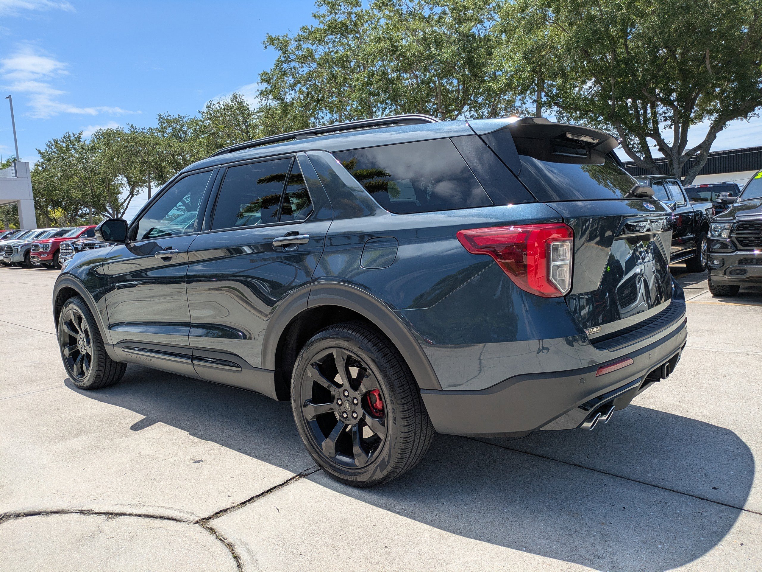Certified 2023 Ford Explorer ST w/ Equipment Group 401A AWD/4WD image 6