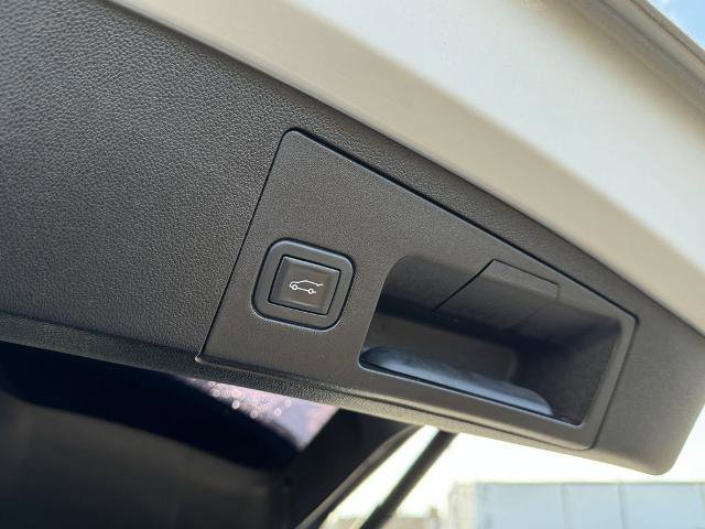 Used 2024 Cadillac XT4 Sport image 10