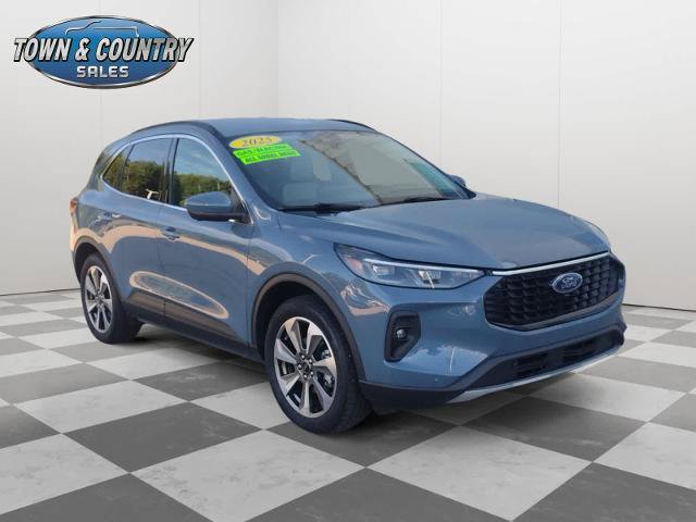 Certified 2025 Ford Escape Platinum w/ Premium Technology Package AWD/4WD image 1
