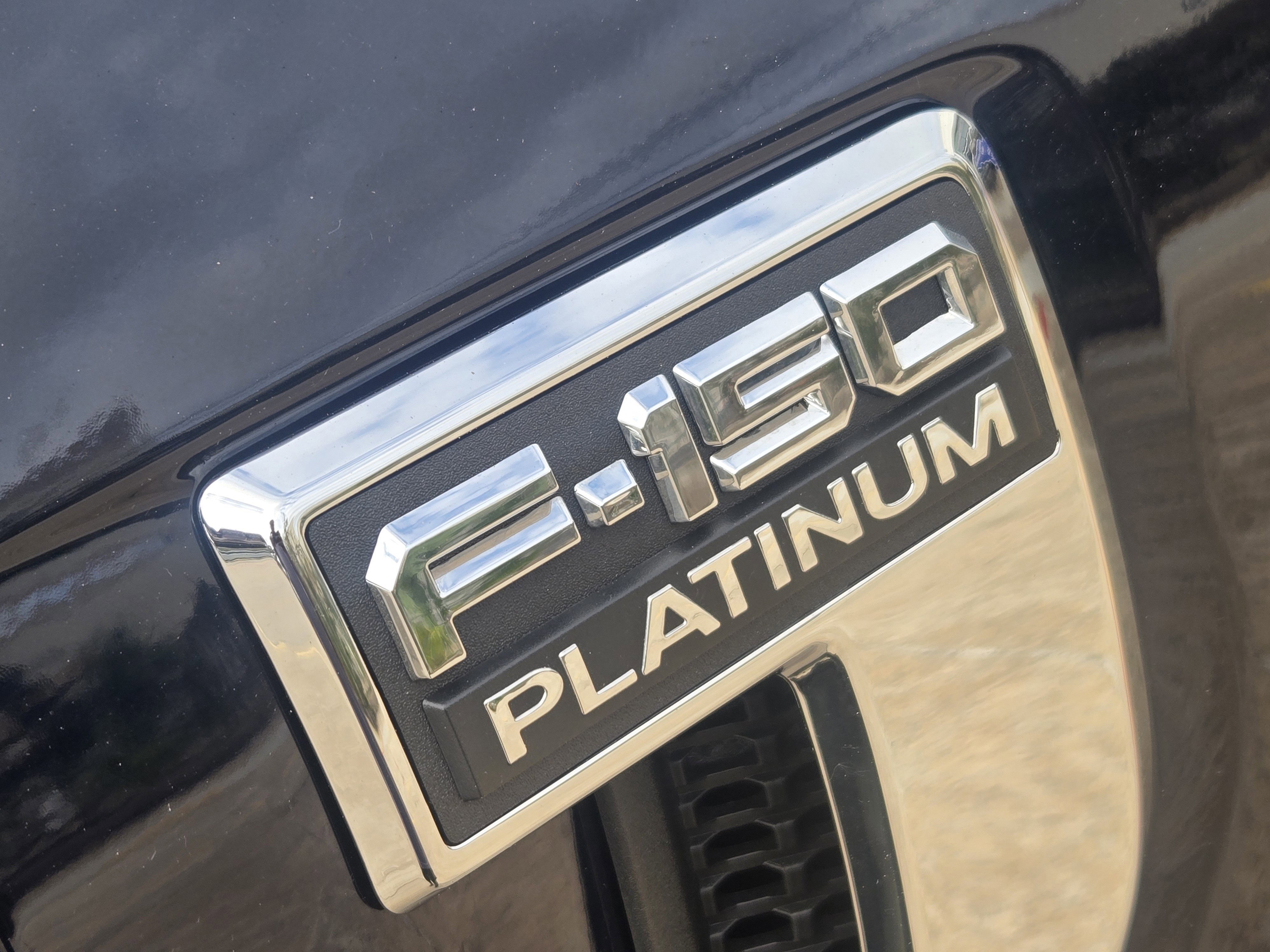 Certified 2022 Ford F150 Platinum w/ Equipment Group 701A High image 8