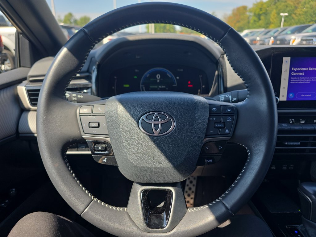 Used 2025 Toyota Camry SE AWD/4WD image 27