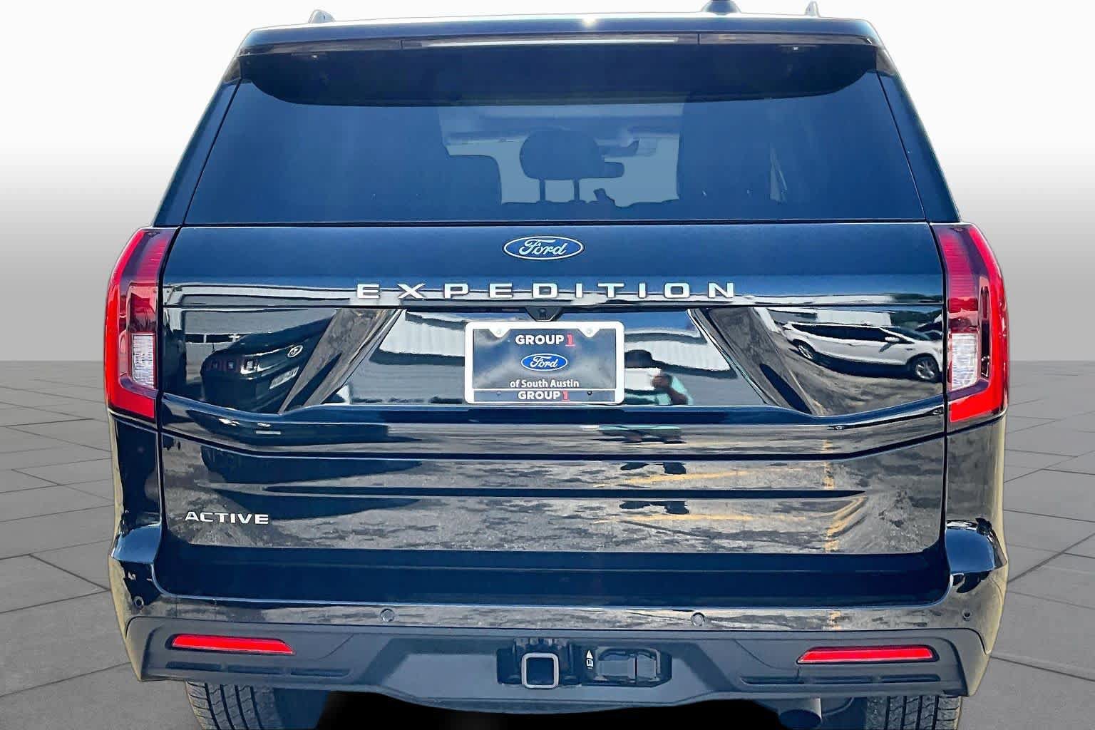 Certified 2025 Ford Expedition Active RWD image 5