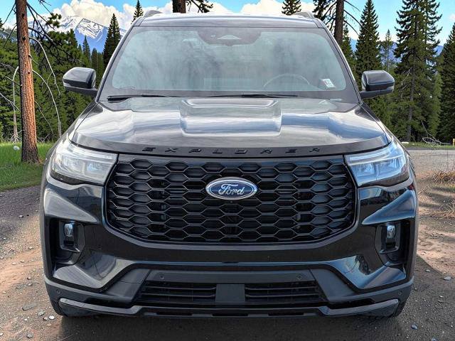 Certified 2025 Ford Explorer ST-Line AWD/4WD image 9