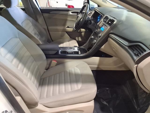 Certified 2017 Ford Fusion SE FWD image 26