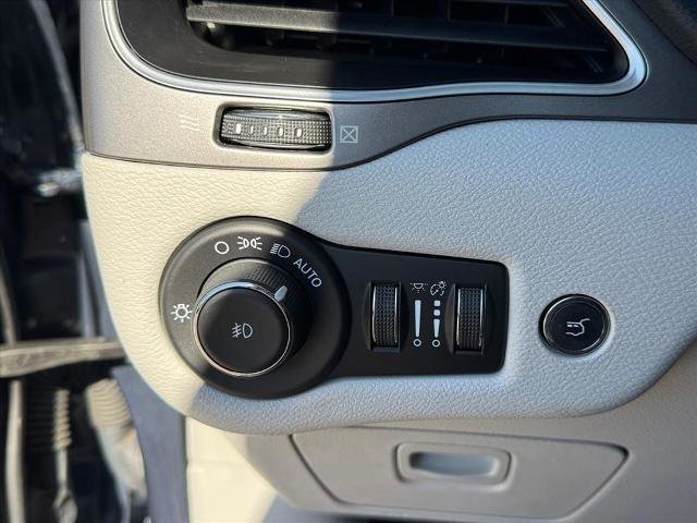 Used 2021 Jeep Cherokee Latitude Lux w/ Sun & Sound Group image 22