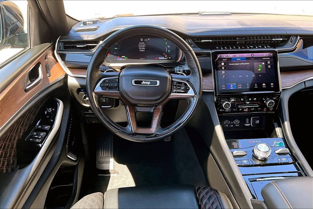 Used 2022 Jeep Grand Cherokee Summit w/ Advanced Protech Group IV AWD/4WD image 5