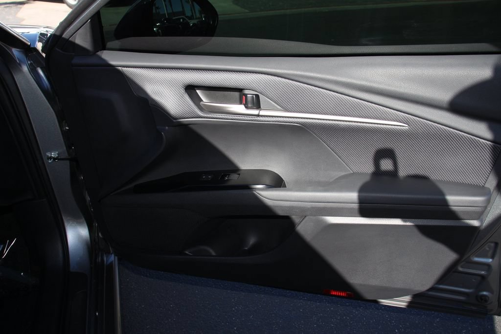 Used 2025 Toyota Camry SE FWD image 27
