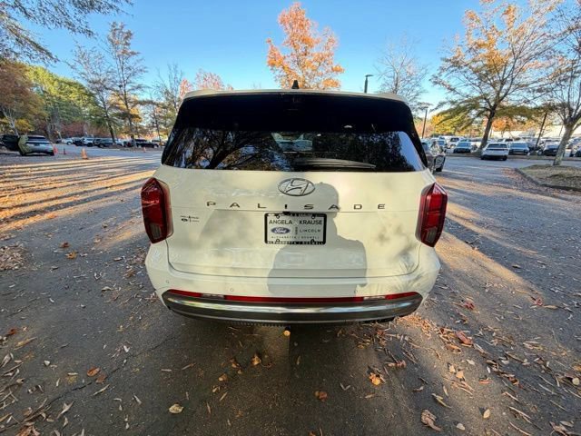 Used 2023 Hyundai Palisade Calligraphy image 4