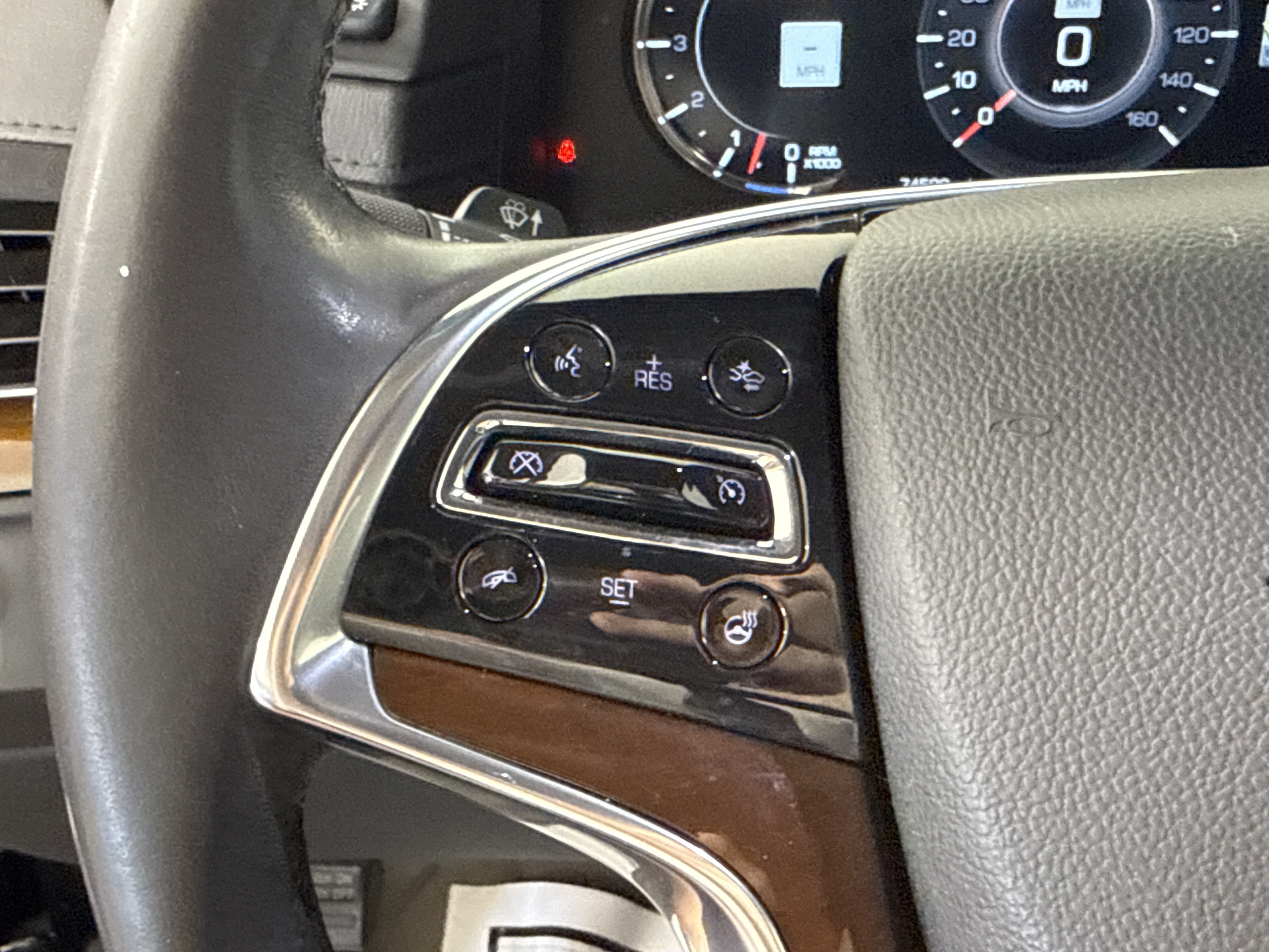 Used 2020 Cadillac Escalade Luxury RWD image 25