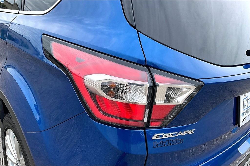 Certified 2017 Ford Escape Titanium FWD image 30