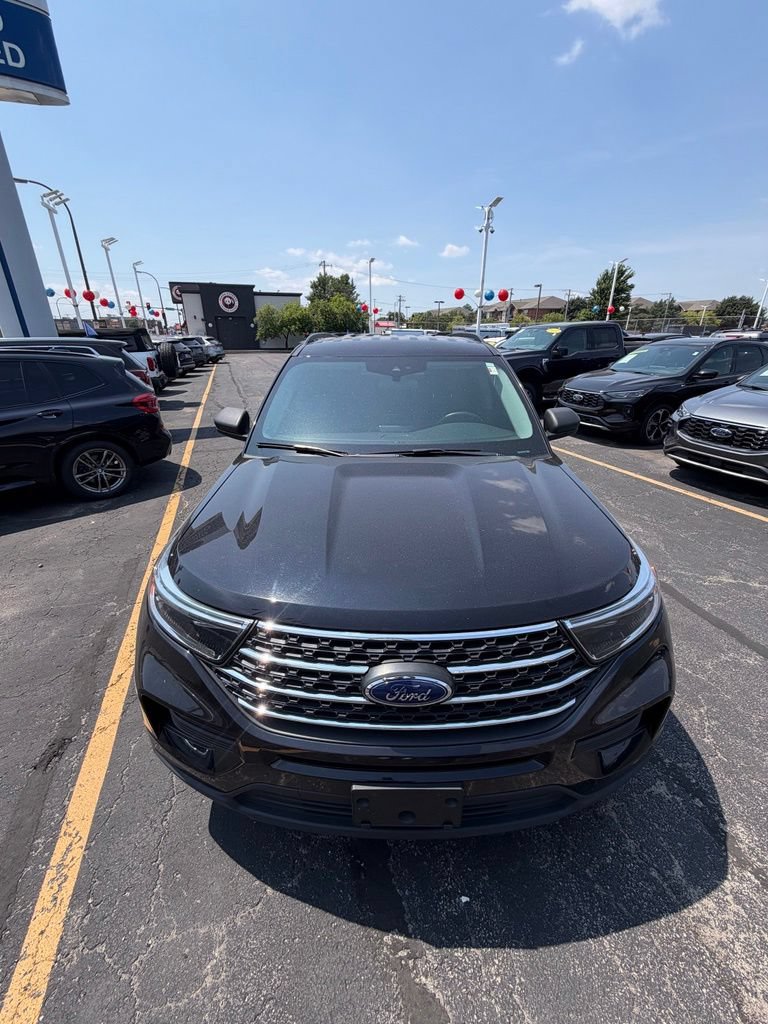 Certified 2022 Ford Explorer XLT w/ Class IV Trailer Tow Package AWD/4WD image 4