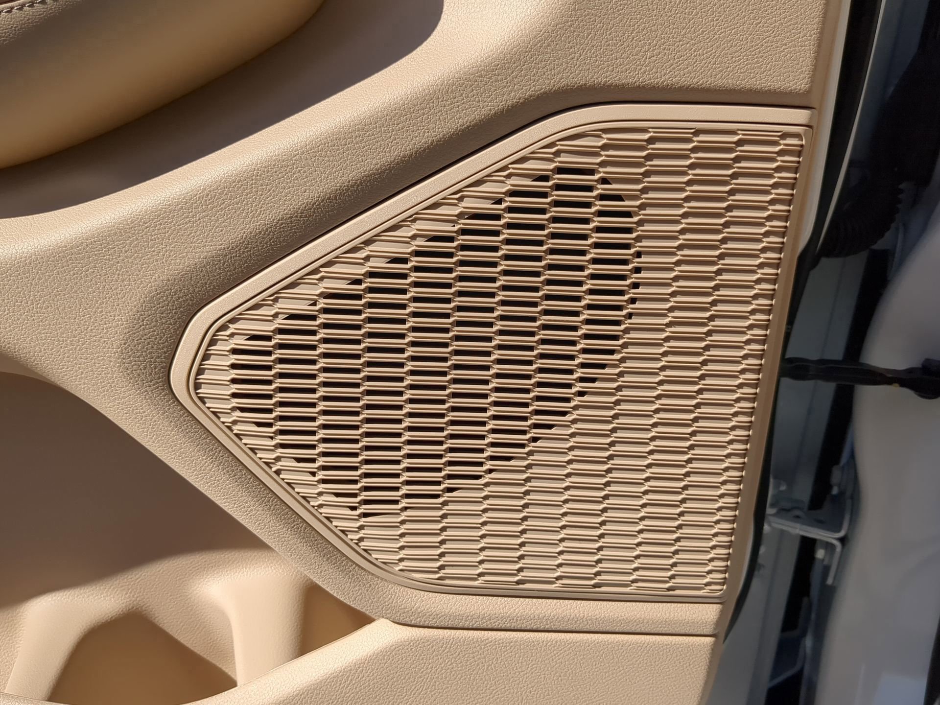 Used 2025 Jeep Grand Cherokee Limited w/ Trailer Tow Package image 48