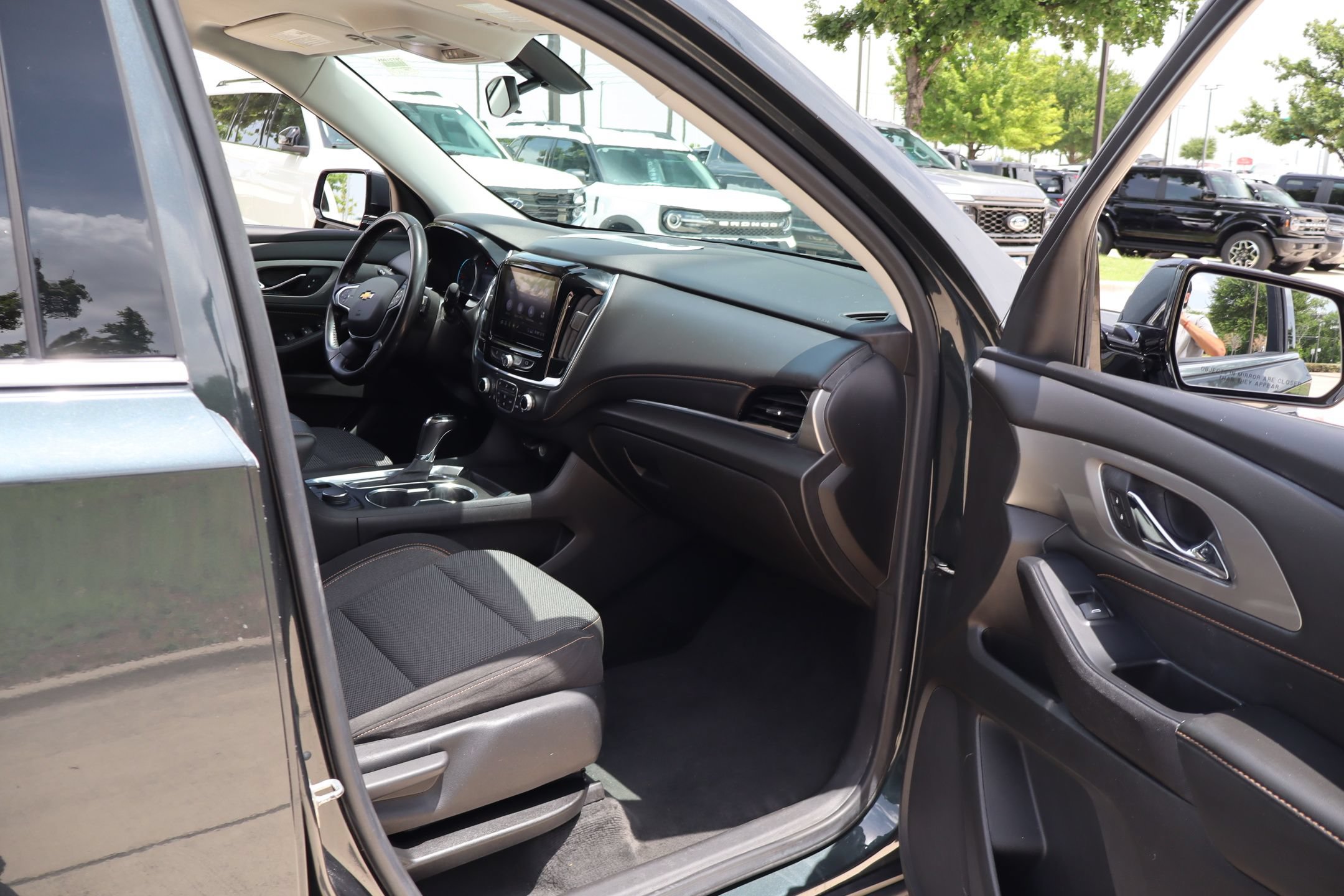 Used 2020 Chevrolet Traverse LT FWD image 30