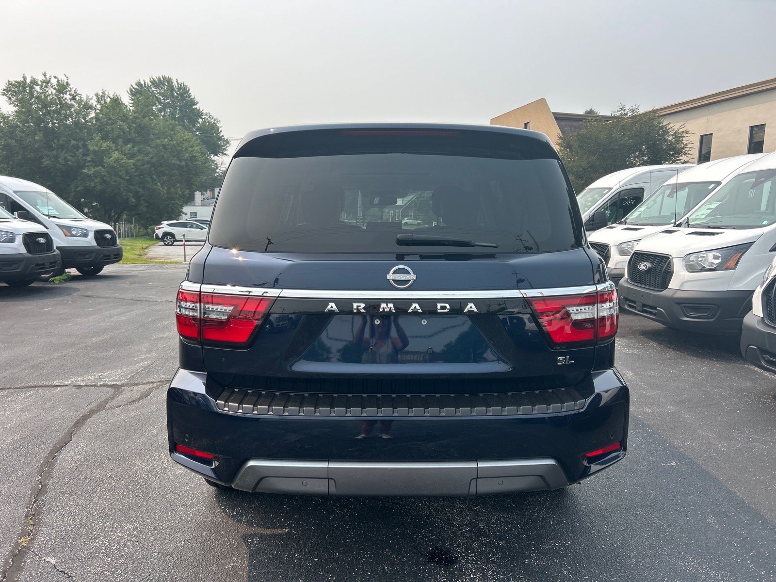 Used 2024 Nissan Armada SL w/ Captain's Chairs Package AWD/4WD image 15