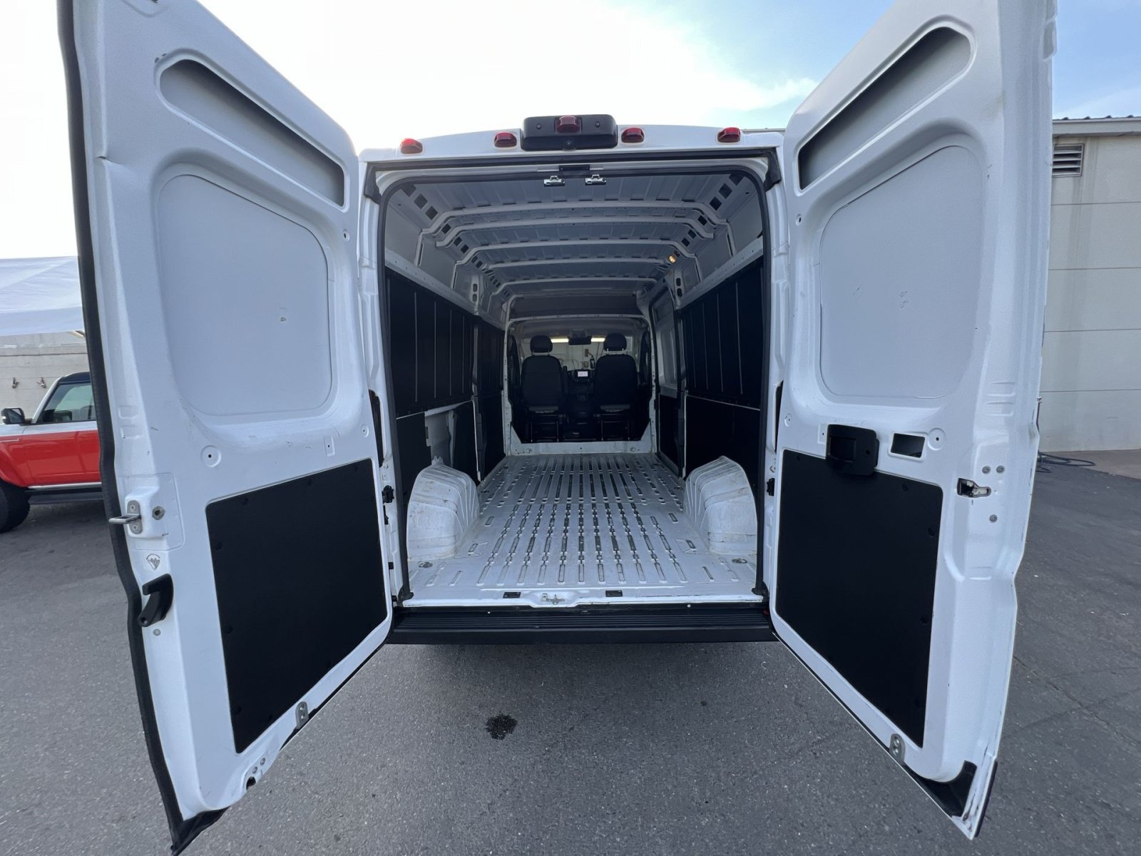 Used 2023 RAM ProMaster 2500 FWD image 34