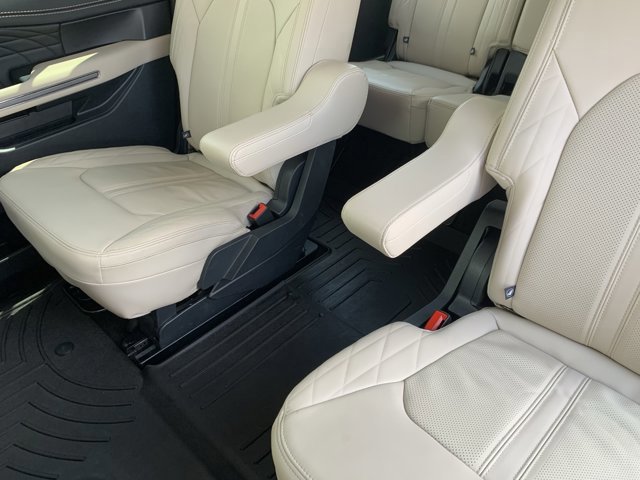 Certified 2023 Ford Expedition Max Platinum image 19