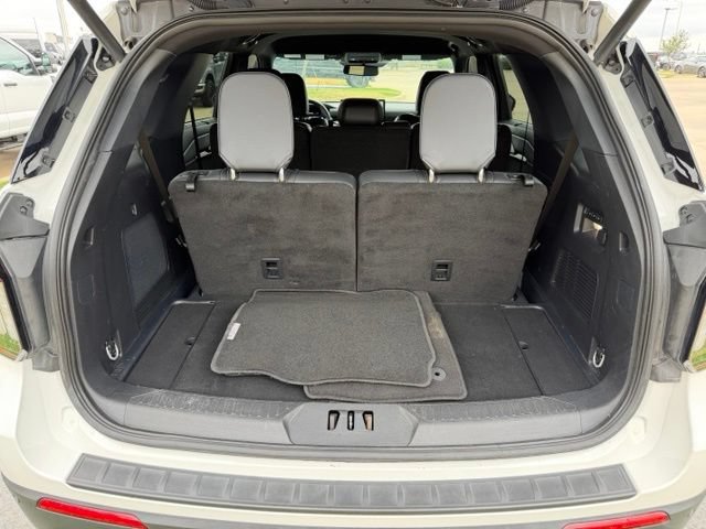 Certified 2025 Ford Explorer ST-Line w/ Premium Package RWD image 10