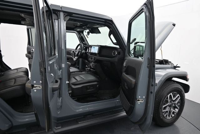 Used 2024 Jeep Wrangler Unlimited Sahara w/ Safety Group AWD/4WD image 21