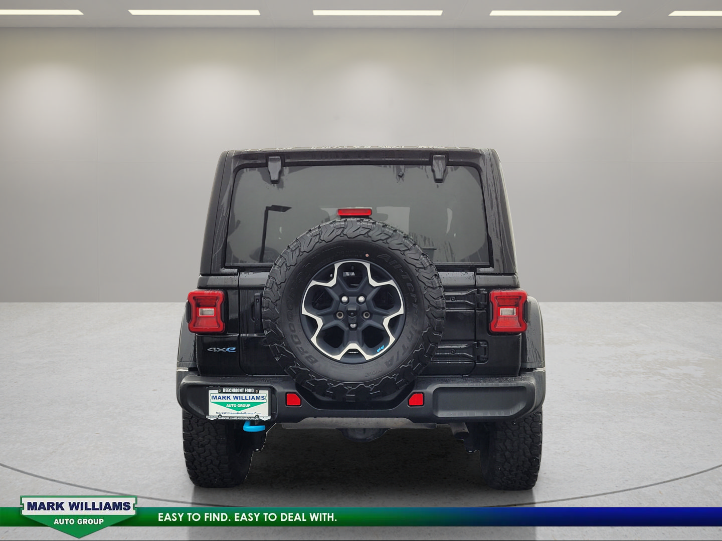Used 2023 Jeep Wrangler Unlimited Rubicon 4xe w/ Cold Weather Group AWD/4WD image 5