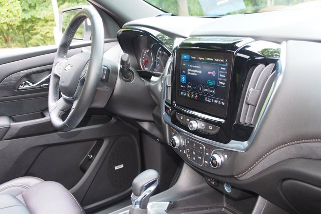 Used 2023 Chevrolet Traverse High Country FWD image 10