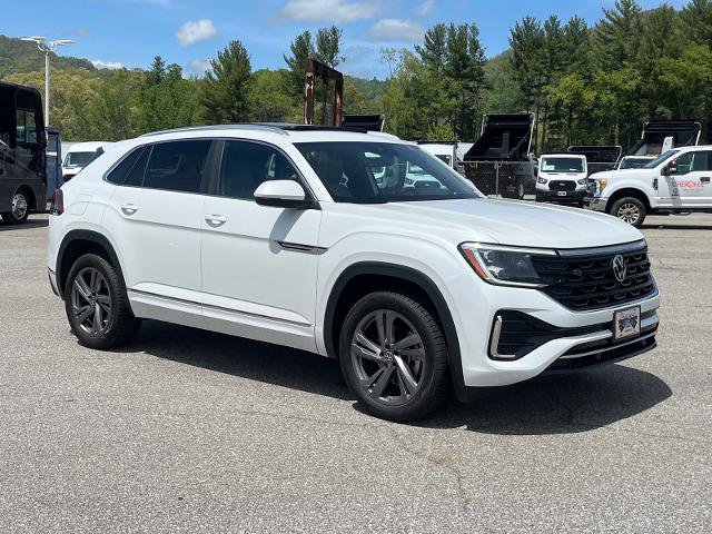 Used 2024 Volkswagen Atlas Cross Sport SEL R-Line AWD/4WD image 1