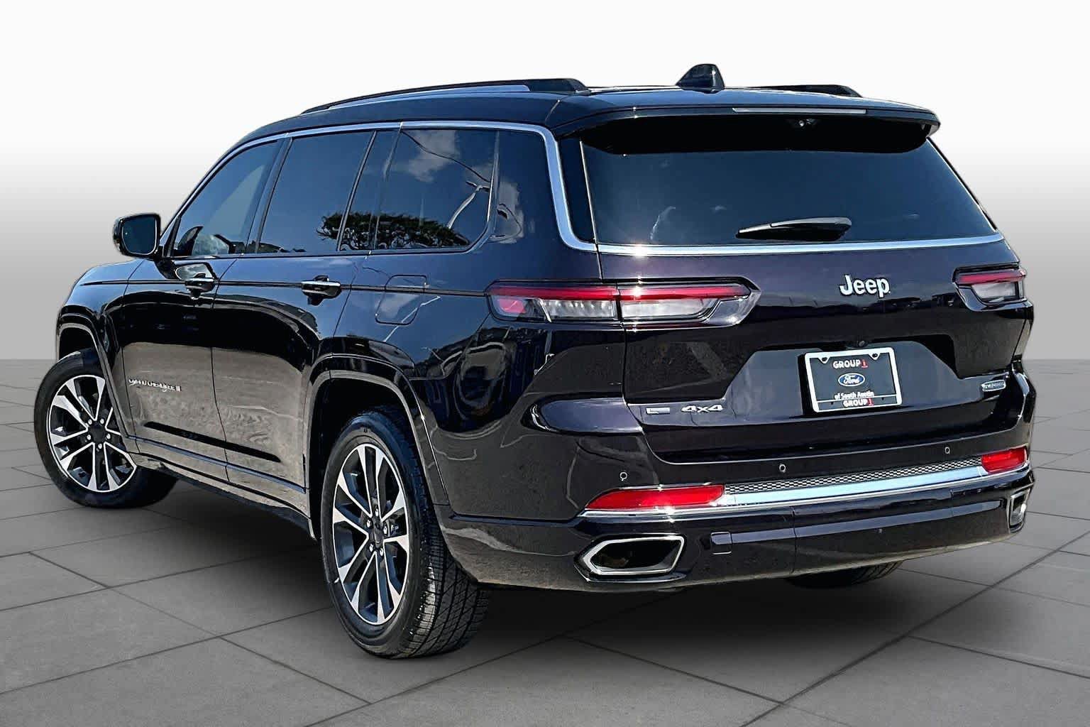 Used 2023 Jeep Grand Cherokee L Overland w/ Advanced Protech Group III AWD/4WD image 12