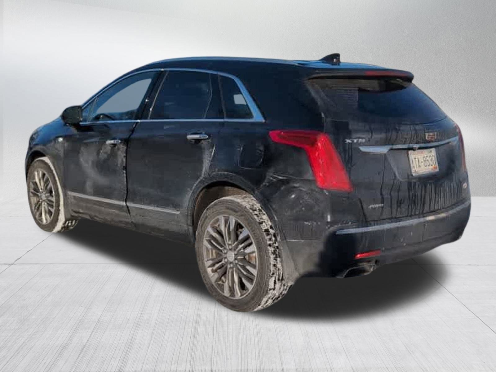 Used 2017 Cadillac XT5 Premium Luxury image 3