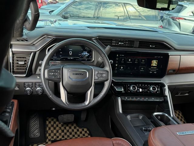 Used 2025 GMC Sierra 3500 Denali Ultimate AWD/4WD image 10