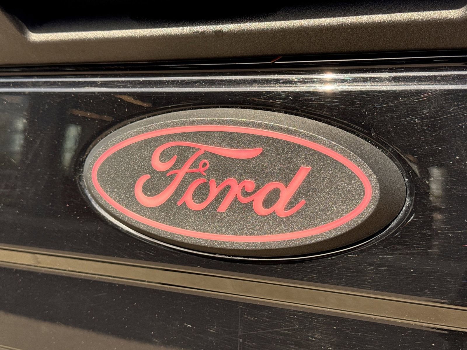 Certified 2022 Ford F250 Lariat w/ Tremor Off-Road Package AWD/4WD image 46