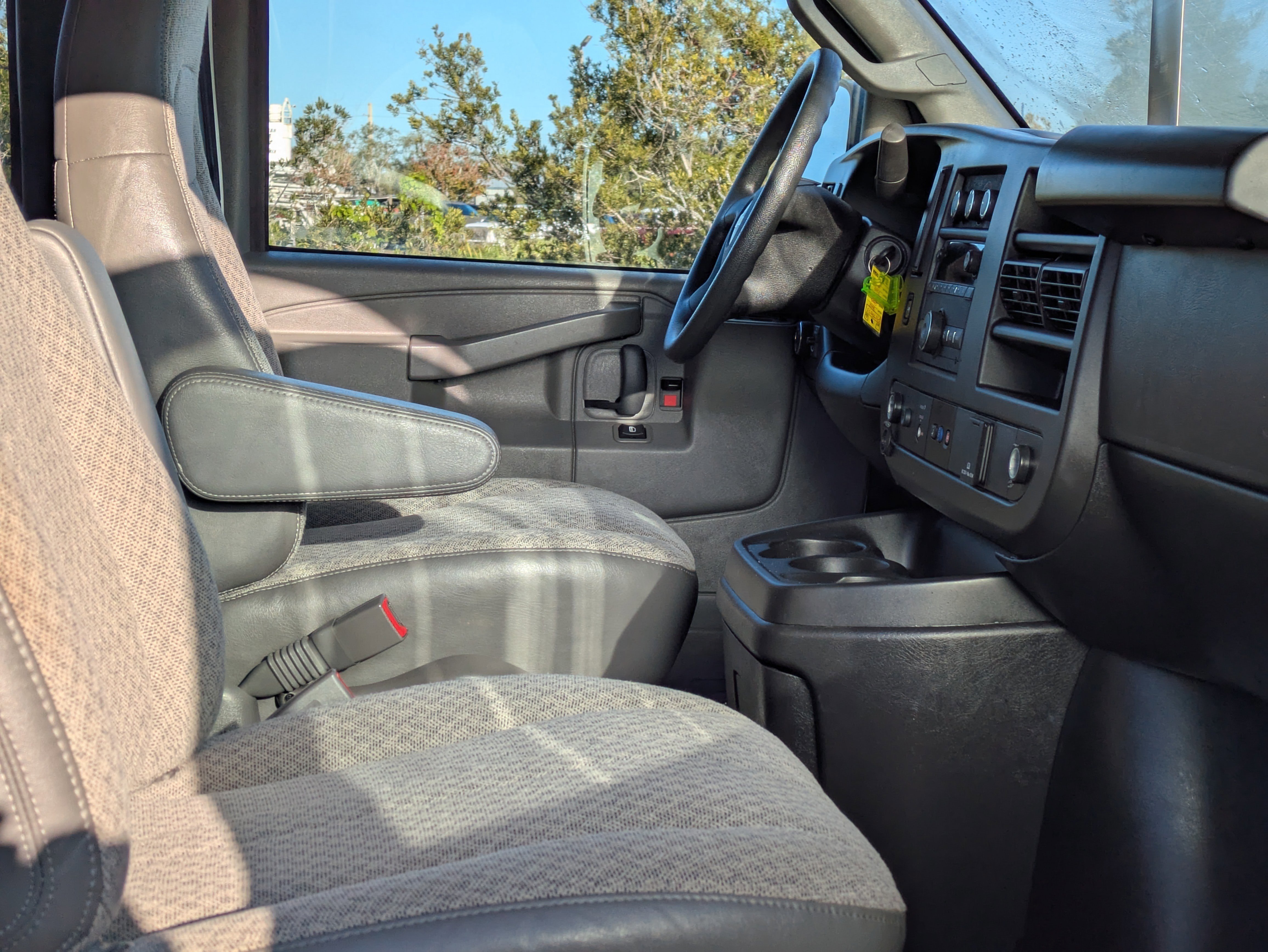 Used 2023 Chevrolet Express 3500 LS image 14