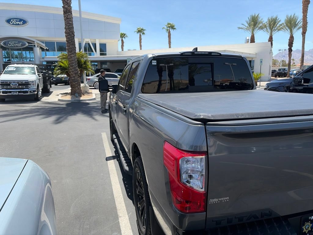 Used 2024 Nissan Titan SV w/ SV Convenience Package RWD image 3