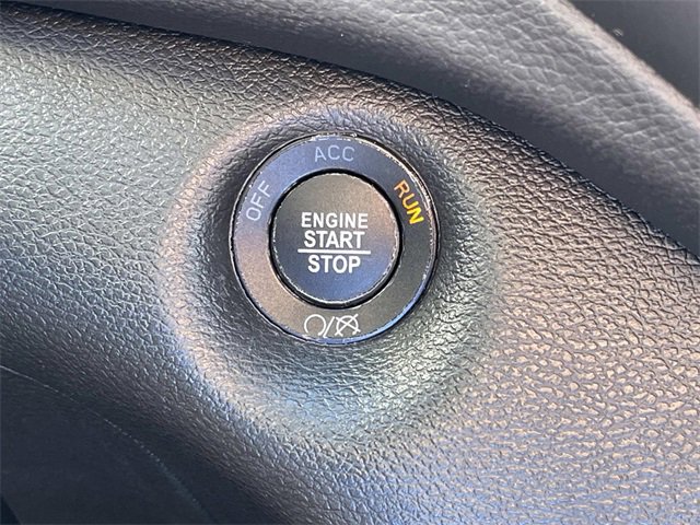 Used 2023 Jeep Cherokee Altitude Lux image 34