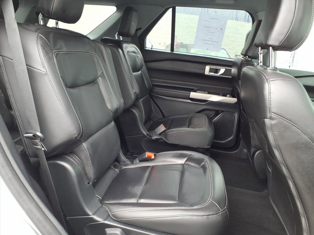 Certified 2022 Ford Explorer XLT w/ Equipment Group 202A image 17