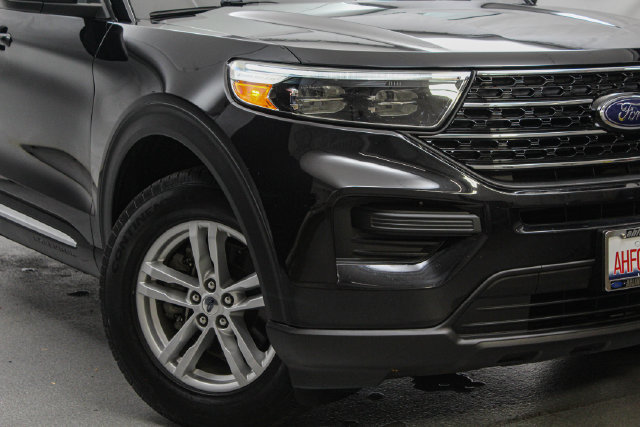 Certified 2020 Ford Explorer XLT AWD/4WD image 2