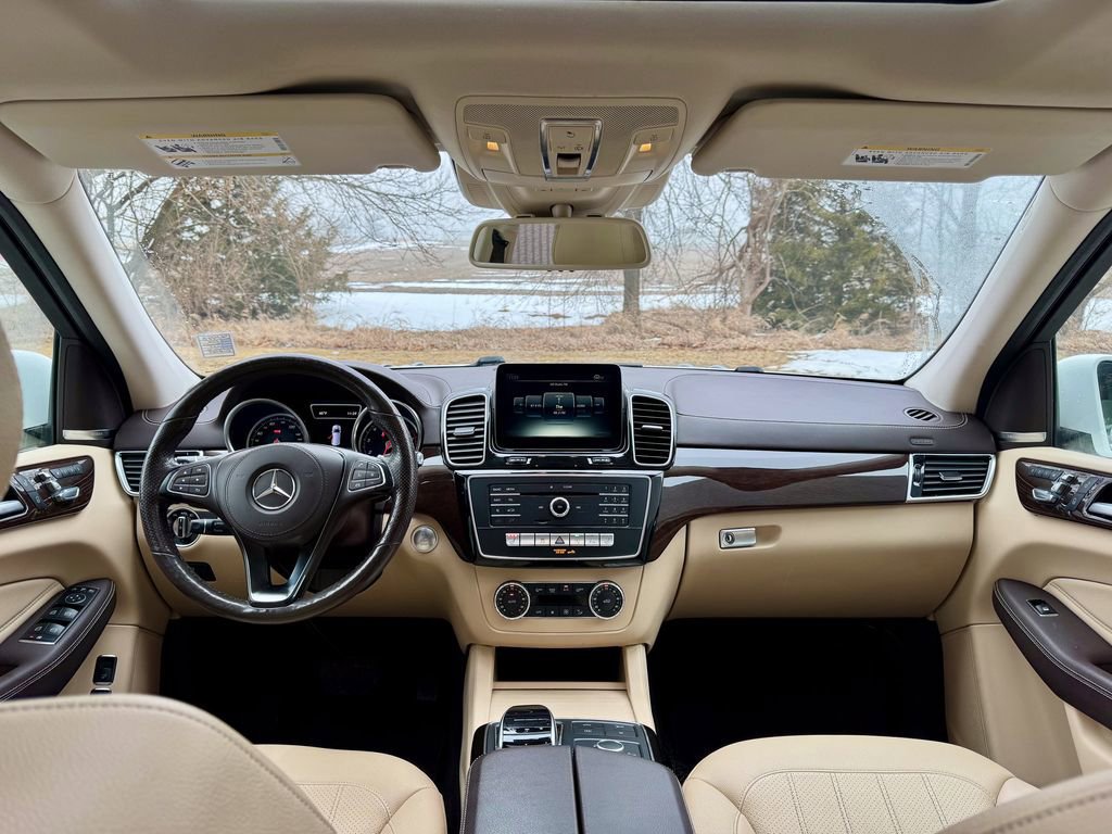 Used 2018 Mercedes-Benz GLS 450 4MATIC image 39