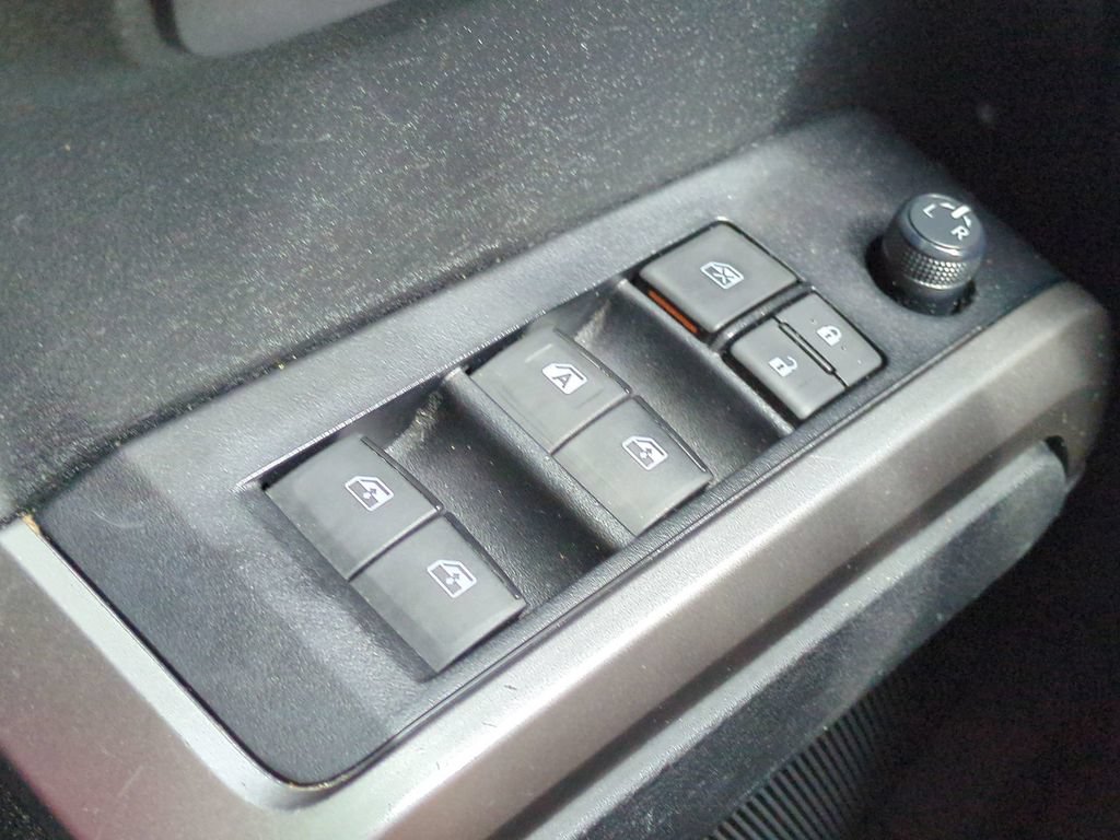 Used 2022 Toyota Tacoma SR5 RWD image 26