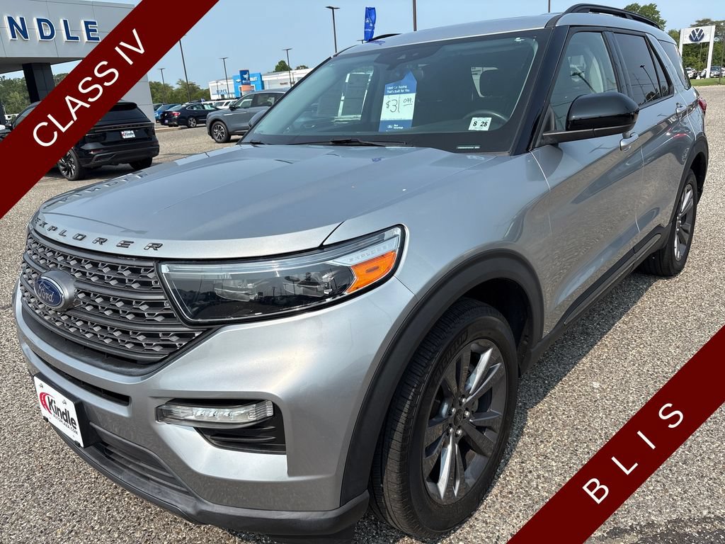 Certified 2023 Ford Explorer XLT w/ Equipment Group 202A AWD/4WD image 4