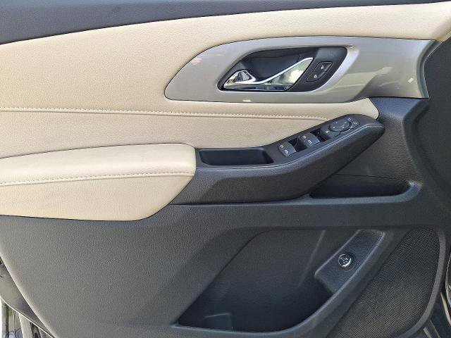 Used 2022 Chevrolet Traverse LT image 13