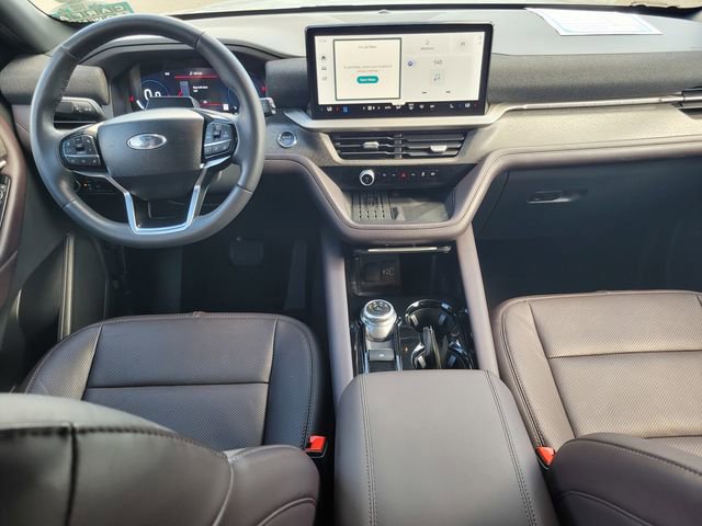 Certified 2025 Ford Explorer Platinum w/ LUX Leather Package image 14