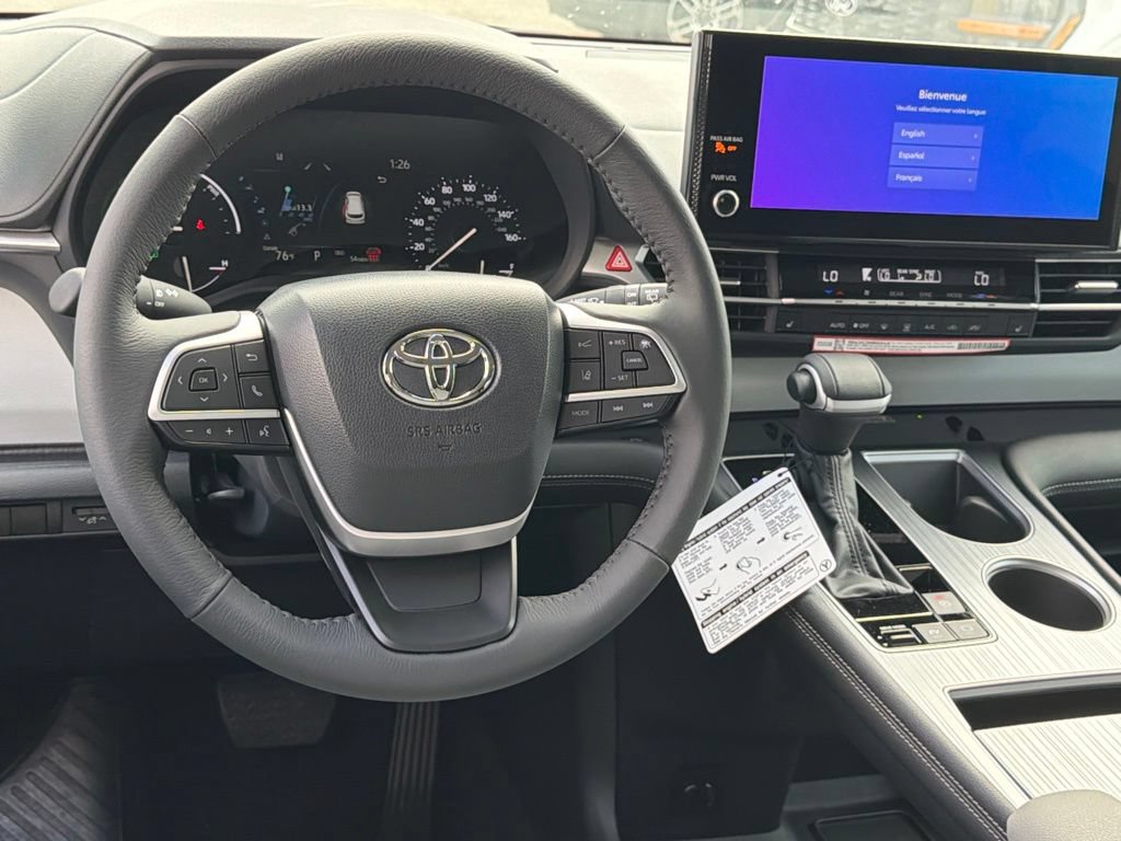 Used 2026 Toyota Sienna XLE FWD image 31