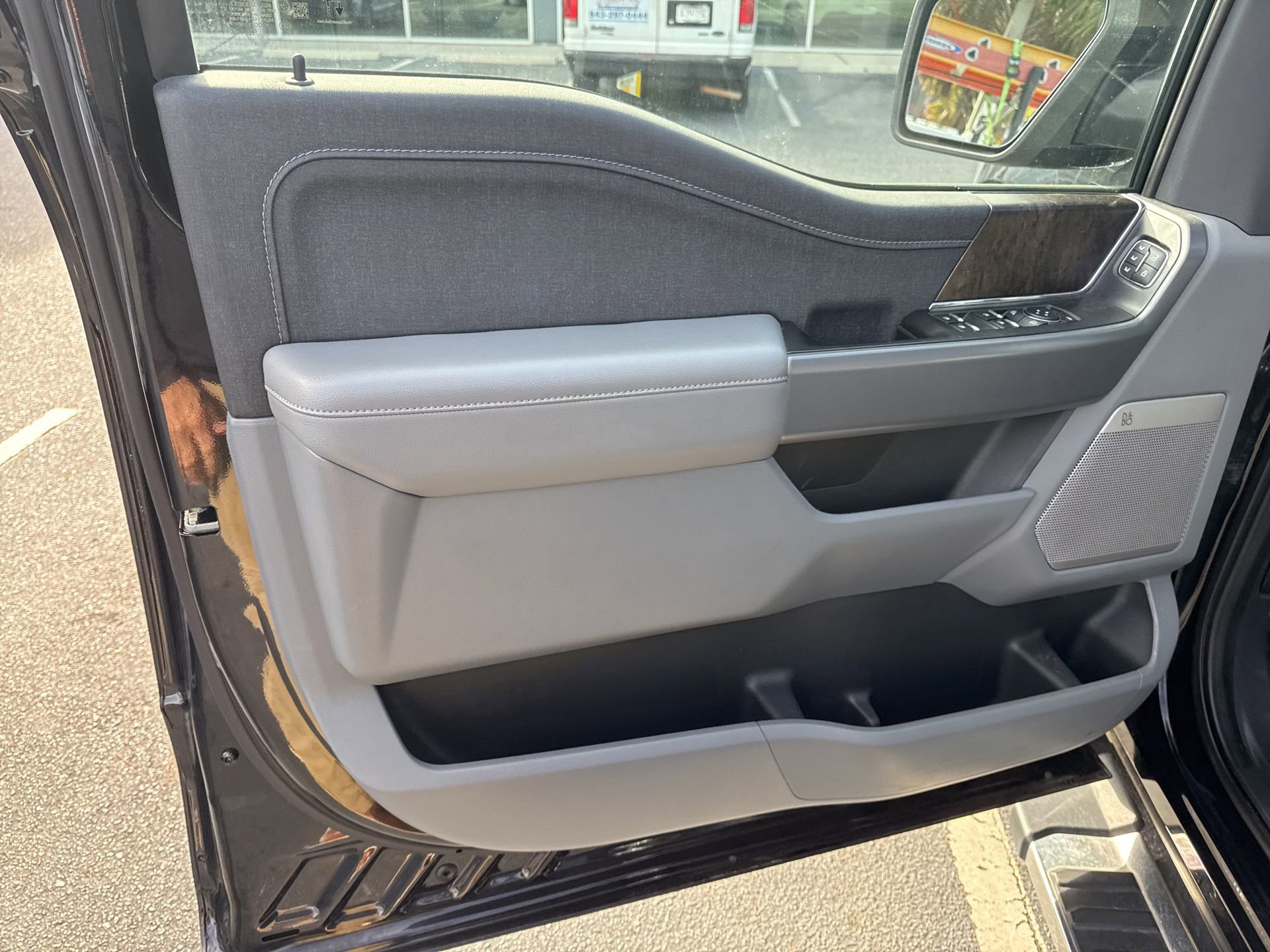 Certified 2022 Ford F150 Lariat w/ Equipment Group 501A Mid image 16