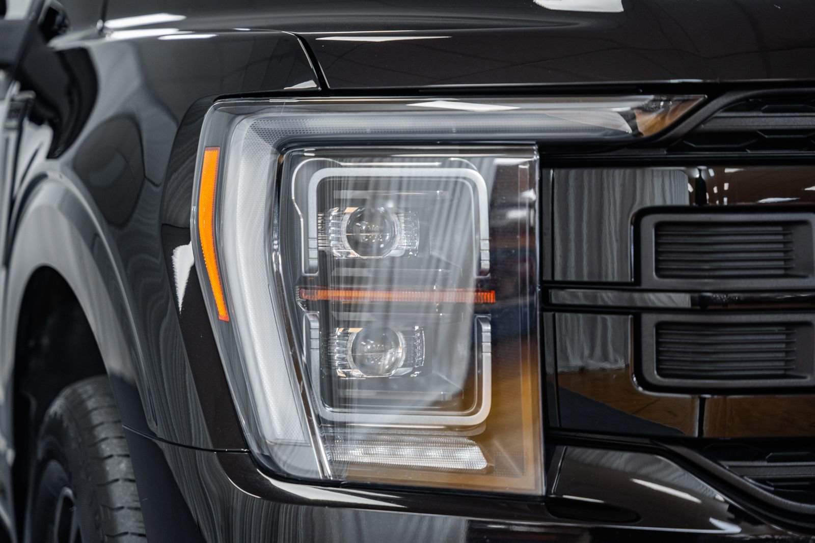 Certified 2022 Ford F150 Lariat w/ Equipment Group 502A High image 9