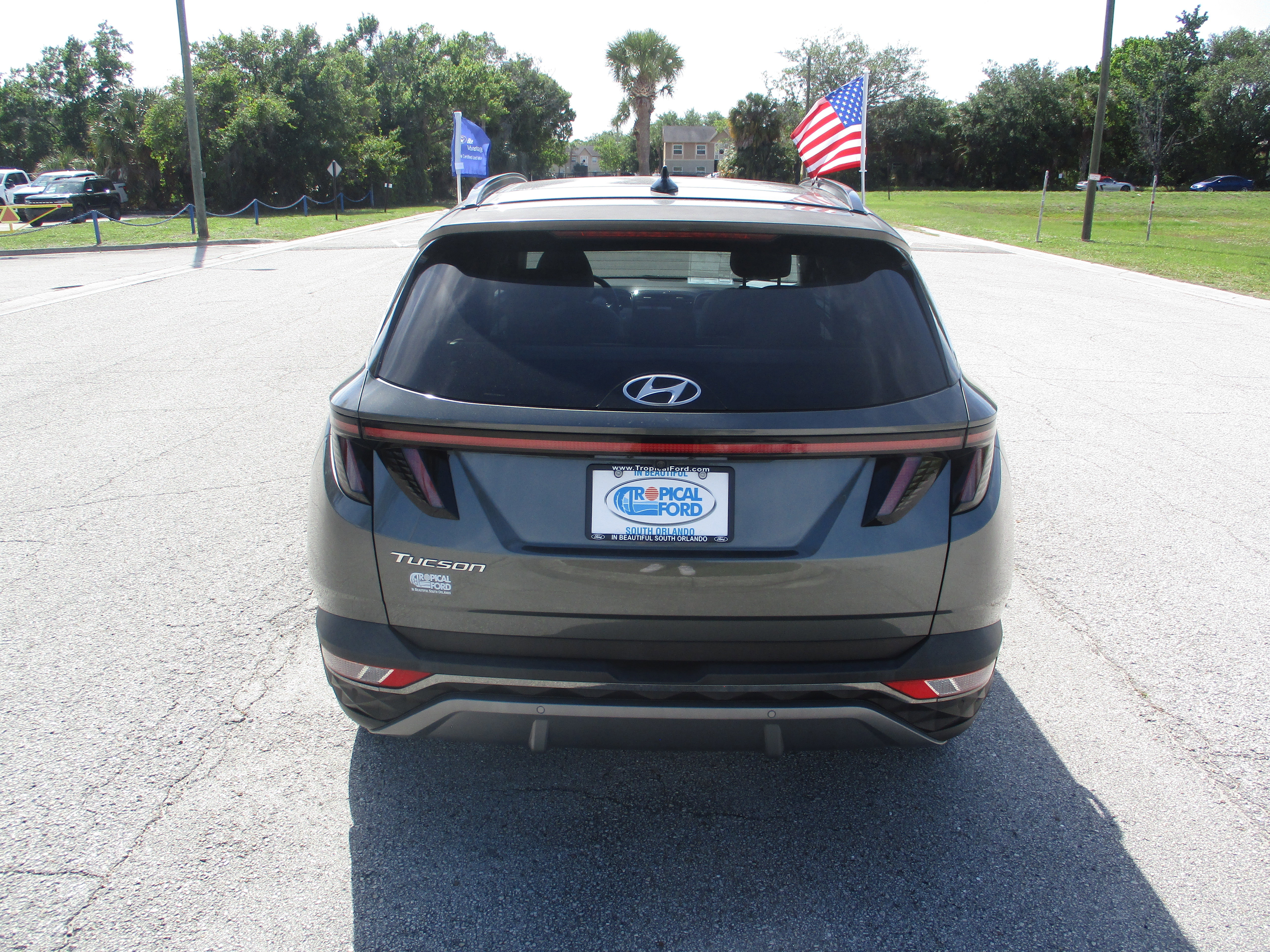 Used 2022 Hyundai Tucson Limited w/ Cargo Package FWD image 4