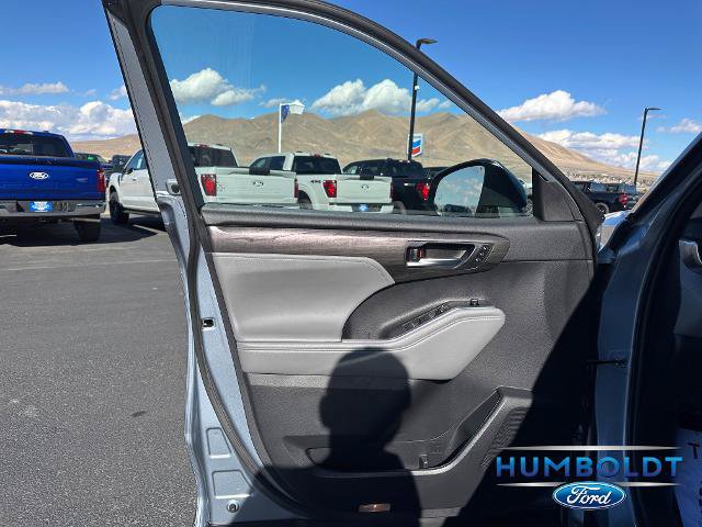 Used 2023 Toyota Highlander Limited AWD/4WD image 11