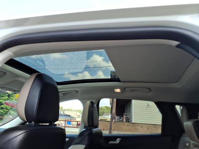 Certified 2022 Ford Escape SEL w/ Technology Package FWD image 19