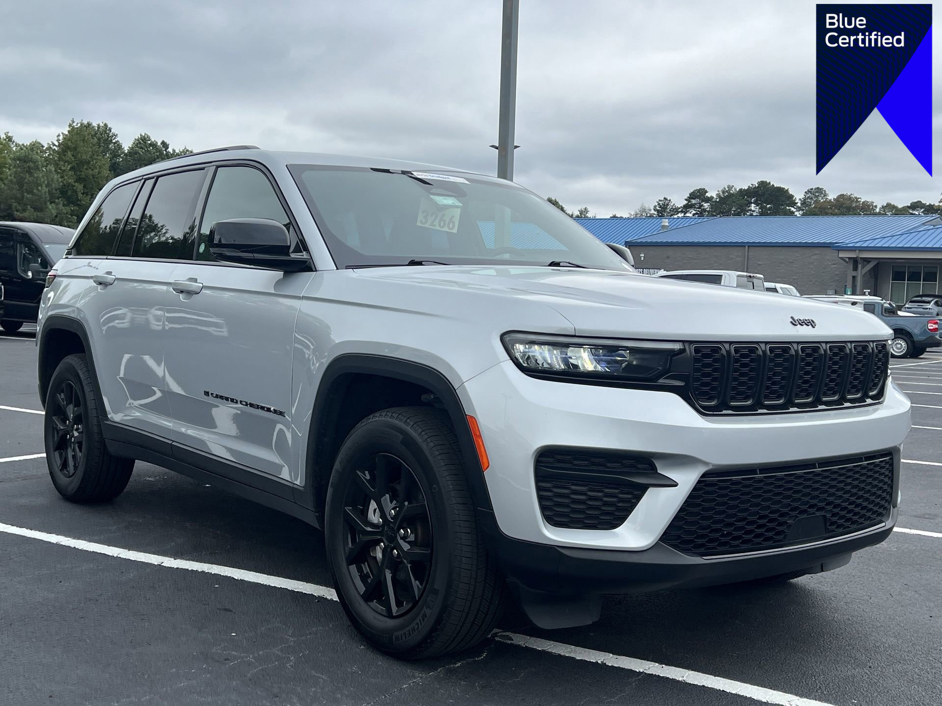Used 2024 Jeep Grand Cherokee Altitude