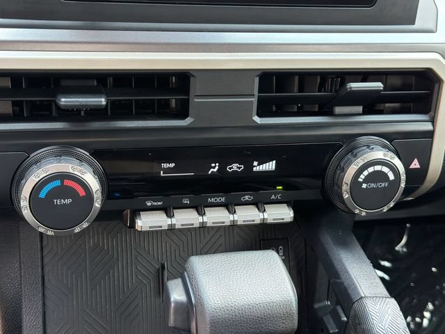 Used 2025 Toyota Tacoma SR5 AWD/4WD image 32